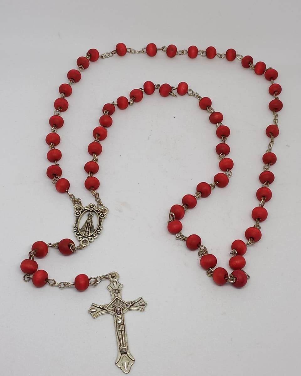 Terço Vermelho com Cheiro de Rosas
